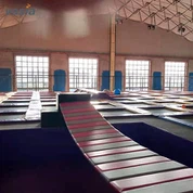 Páirc Trampoline Mór agus Clós Súgartha Leanaí